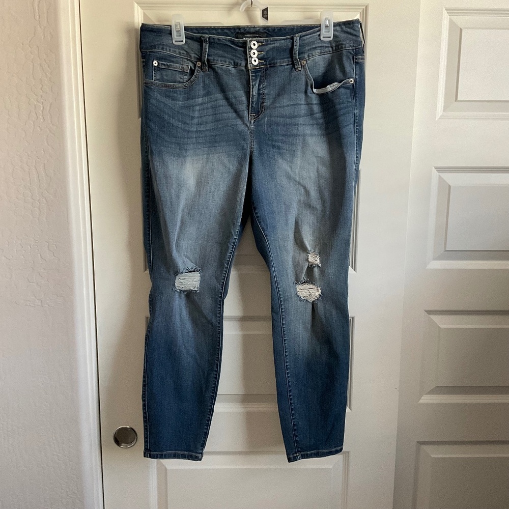 Torrid Lightly Distressed Jeggings‎ - Size 20